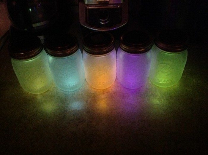 DIY ♥ Glow-in-the-Dark Glass Jar 