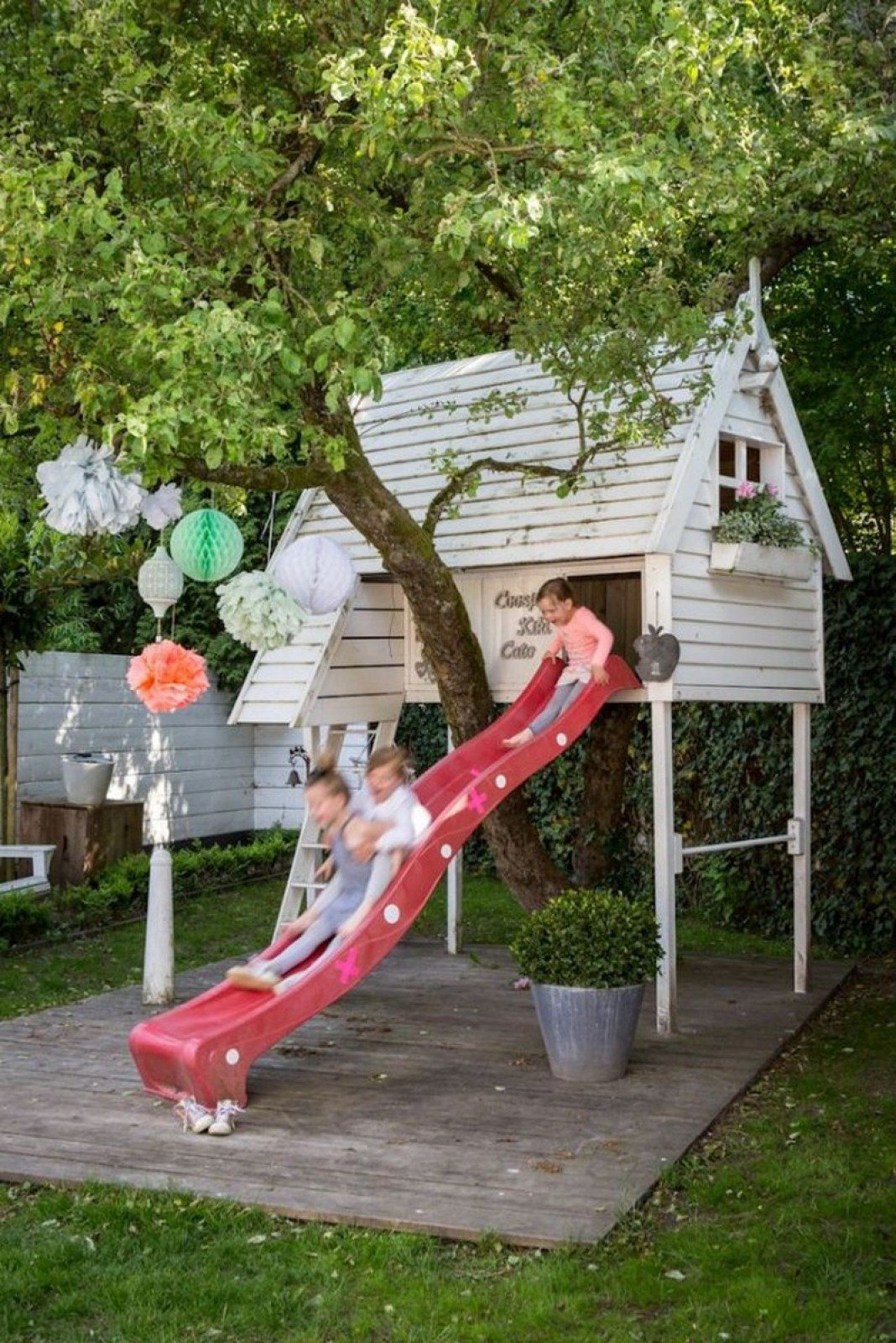 10 Incredible Outdoor Playhouse Ideas to Inspire a Child's Imagination ...