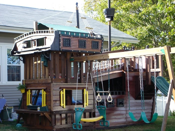 Garden pirate sales ship playhouse