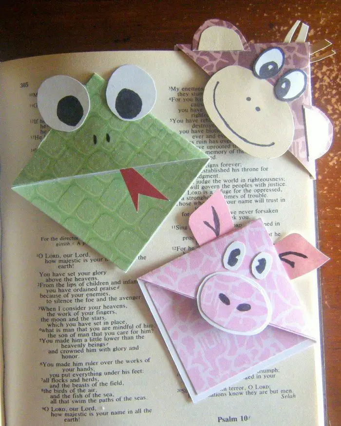 Cute Customized Corner Bookmarks | Craft projects for every fan!