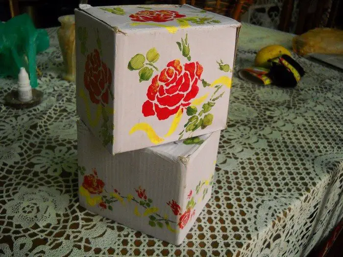 Decorate plain and boring boxes with stencil