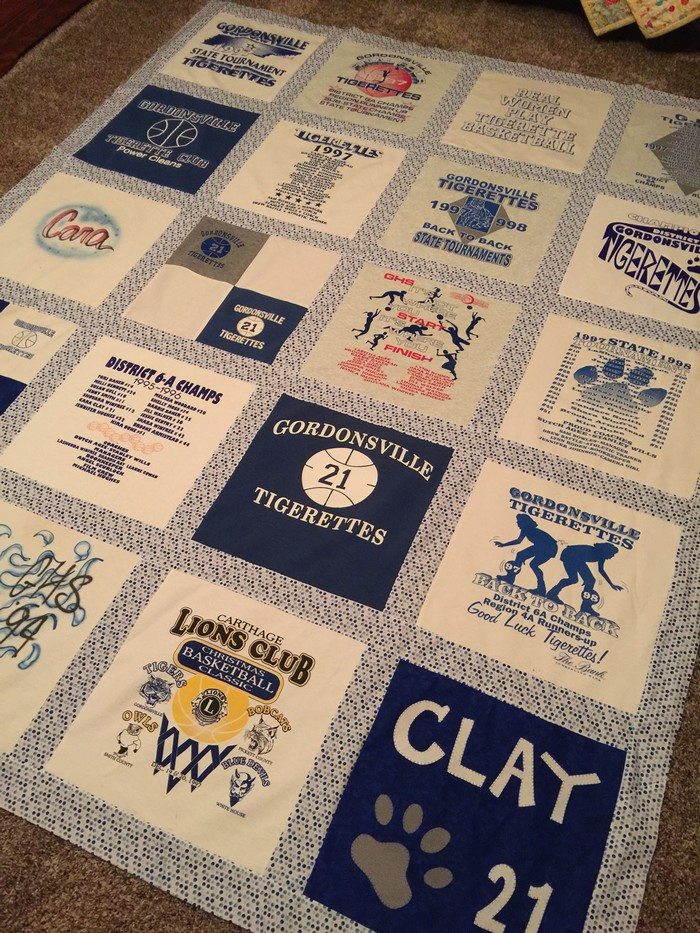 Make an Amazing T-shirt Quilt in 7 Steps! - Craft projects for every fan!