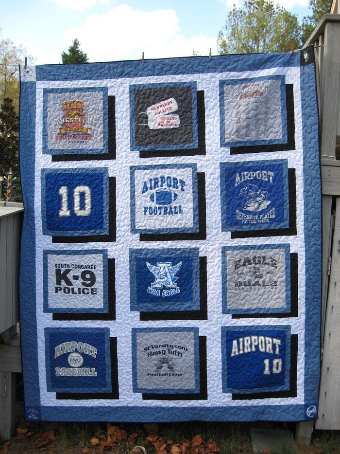 Make an Amazing Tshirt Quilt in 7 Steps! Craft projects for every fan!