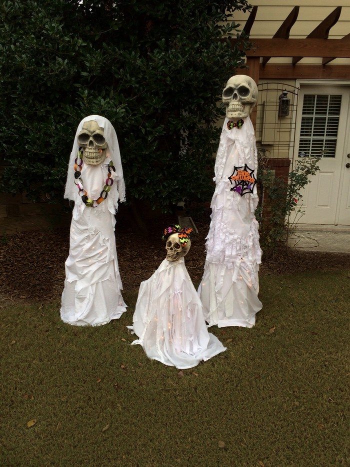 Make Tomato Cage Ghosts For A Quick And Easy Halloween Decor Craft 