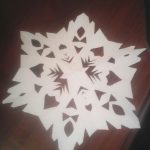 How to Make Paper Snowflakes | Craft projects for every fan!