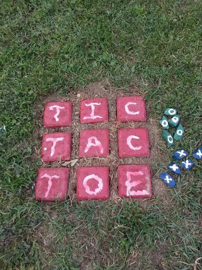 DIY Outdoor Tic Tac Toe