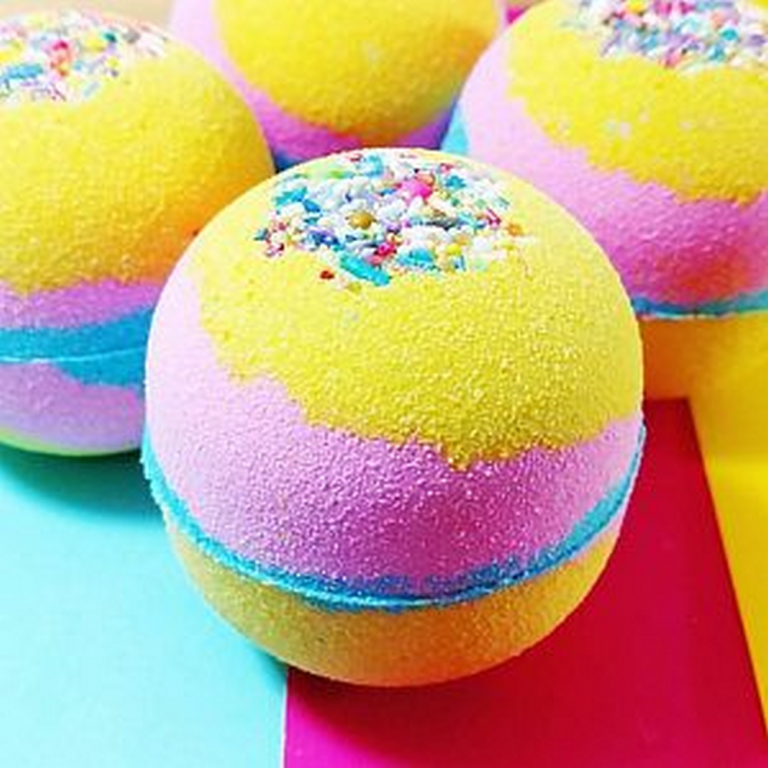 How to Make Your Own Bath Bombs - Craft projects for every fan!