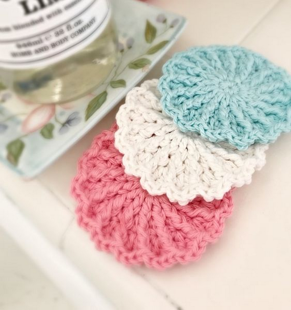 A good dish scrubber can make life a whole lot easier!