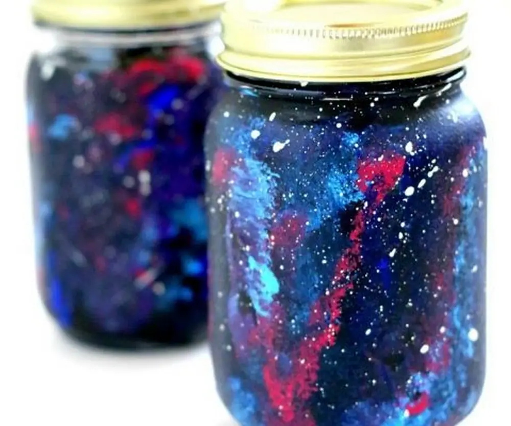 These galaxy jars are cute little things that you can give out as party favors...