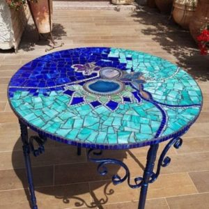 Mesmerizing Sea Glass Mosaic Table: 9-Step Build Guide - Craft projects ...