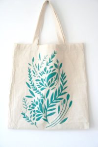 Design Your Own Tote Bags with Stencils! - Craft projects for every fan!
