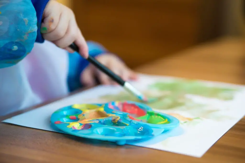 Keep your little ones engaged and learning with a plethora of fun crafts for toddlers.