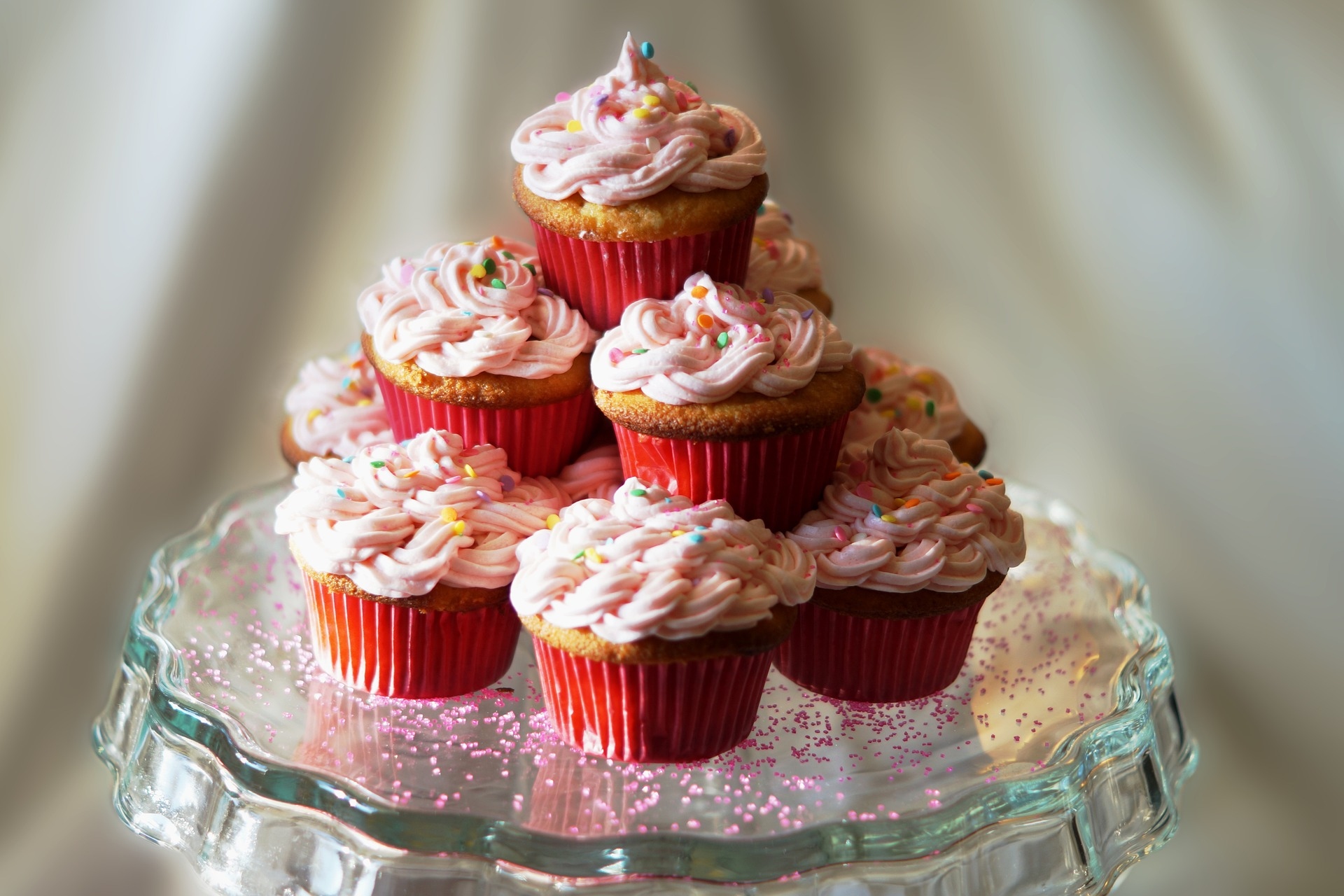 Bake it Beautiful - Glitter Cupcakes 