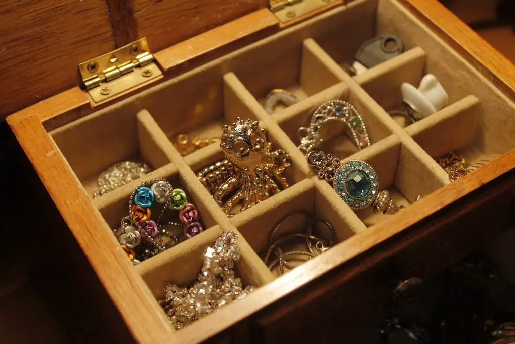 Get inspired and start organizing your favorite pieces with a DIY Jewellery Organizer.