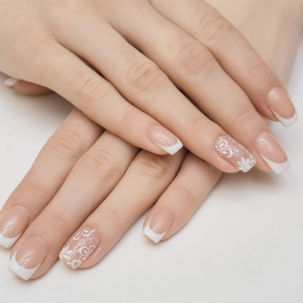 Classic and timeless: Elevate your nails with a stunning French tip manicure.