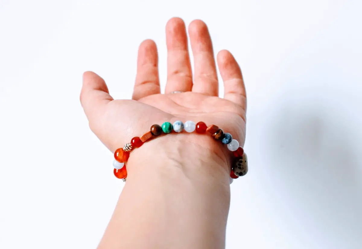 11 DIY Friendship Bracelets for Summer Camp - Red Ted Art - Kids Crafts